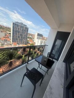 Erina Luxury Apartments - Free Parking - 2