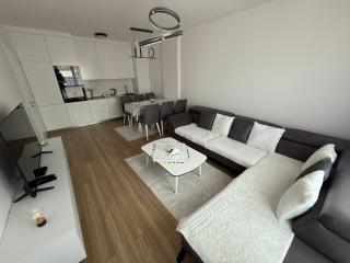 Erina Luxury Apartments - Free Parking - 7