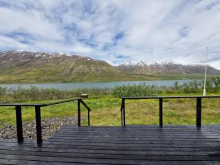 Cozy Family cabin by the lake - Ólafsfjörður - 6