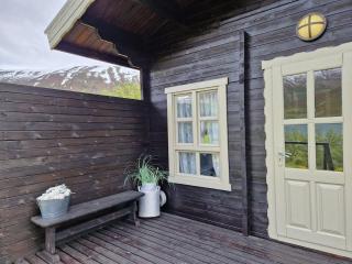 Cozy Family cabin by the lake - Ólafsfjörður - 1