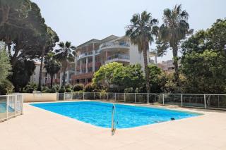 Apartment of 70 m with shared pool in Hyères - 0