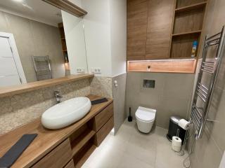 CITY CENTER 4! Modern and cozy 3br in city center! - 4