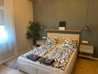CITY CENTER 4! Modern and cozy 3br in city center! - 6