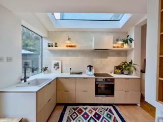 Charming House With Private Backyard - 1