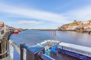 No 1 Pier Lane - Whitby - 1