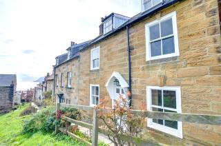 3 Bed in Robin Hoods Bay oc-r024 - 0