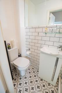 Seaside Getaway Suite - Dublin - 2