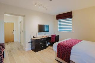 Crown Lodge Hotel - 7