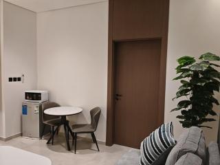 A beautiful one BR apartment with a living room - 4