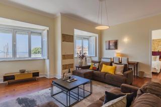 Spacious 4BDR Graça River View by LovelyStay - 9