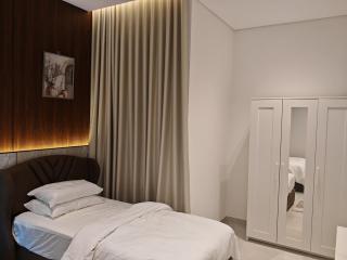 Spacious Designer Three Bedroom Home in Almadinah - Medina - 4
