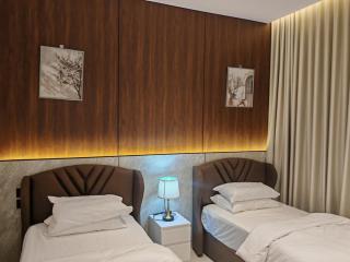 Spacious Designer Three Bedroom Home in Almadinah - 3