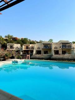 2 Bedroom Beach Villa with Private Pool & Beach Access - Ra’s al-Chaima - 3