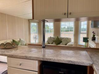 By The River Severn - Caravan 6 - Severnside Boat and Caravan Park - - 7