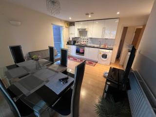 Entire 2 Bedroom Flat in London - Londen - 0