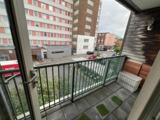 Entire 2 Bedroom Flat in London - Londen - 8