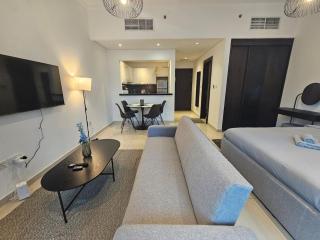 Dubai Silverene Tower with large balcony and high floor Marina views - 5