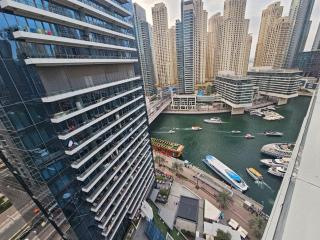 Dubai Silverene Tower with large balcony and high floor Marina views - 4