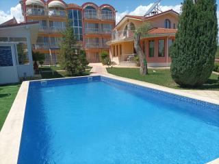 Sunny House Apartments & Pool - Kranevo - 9
