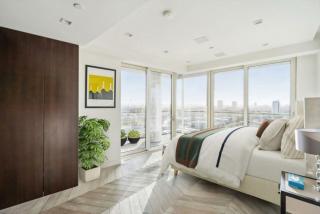 Large Top Floor Hot Tub SkyLine Views Penthouse Sleeps 9 - London - 7