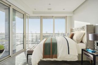 Large Top Floor Hot Tub SkyLine Views Penthouse Sleeps 9 - London - 2