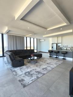 Spacious 3 Bedroom Glass Penthouse With Ocean View in Umhlanga - Durban - 1