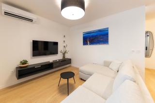 Luxury Sun Garden by Belmont Realty - 3