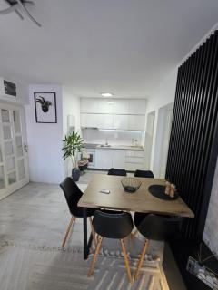Apartmani Komatina Đenovići 3 LUX - 4