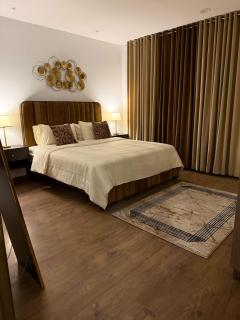Penta Square Luxury Serviced Apartments DHA Phase 5, Lahore Modern Executive Stays - 9