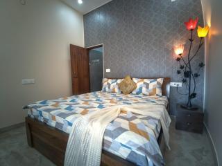 Blue Lagoon Shared Villa by Homeyhuts-1BR Dehradun - Dehradun - 7