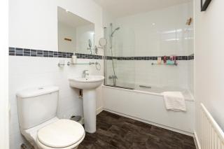 Bright & Airy 1 Bedroom Apartment in Trendy Peckham - London - 0
