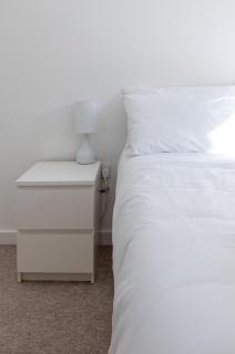 Bright & Airy 1 Bedroom Apartment in Trendy Peckham - London - 1