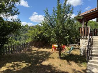 Gite LES SOURCES, 9 pers, 11 couchages - Arlempdes, classé un des plus beaux villages de France - 2