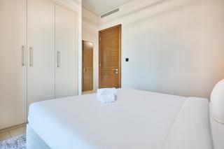 STAY BY LATINEM Luxury 1BR Holiday Home CVR A1814 near Burj Khalifa - 1