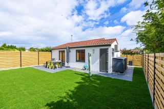 Myfa Beachcottage Zeewind II 270 - 1