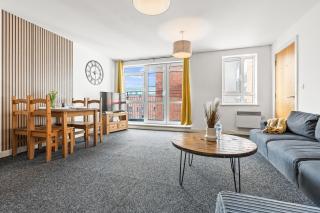 Stylish City Centre Stay Sleeps 4 - 8