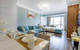 Pool, Gym, Mini-Market, Free Parking & King Bed - 2
