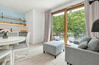 Cosy Apartment Parking & Balcony Close to the Kępa Redłowska by Noclegi Renters - 1