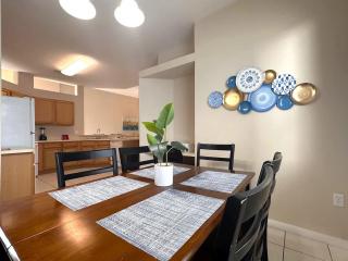 Amazing 4Bd Home with Private Pool Near Parks 160 - 9