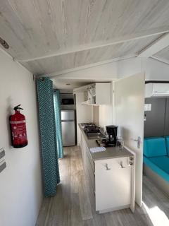 Mobil home familial avec terrasse et bord de mer - 3