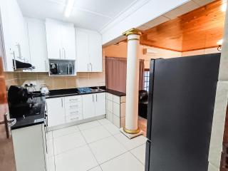 Kariega Apartments - 4 Graaff-Reinet Rd - 2