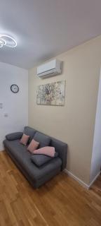 Deluxe Living - 6