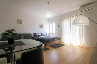 Brattia Studio Apartment - 9