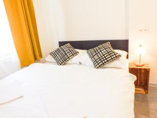 Letní pokoj na Pražské Letné H5 - 1