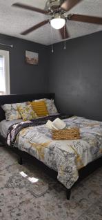 Cozy 3 BR getaway near Downtown - Columbus - 5