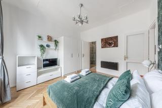 Designer Boho Loft 2BA 2BR AC Balcony - 1