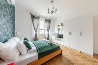 Designer Boho Loft 2BA 2BR AC Balcony - 8