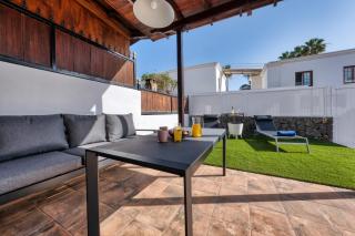 Villa Flaminia - Jacuzzi and Foosball - Just 400m from the Beach By Lanzarote Vacation Homes - Puerto del Carmen - 5