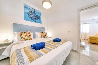 Villa Flaminia - Jacuzzi and Foosball - Just 400m from the Beach By Lanzarote Vacation Homes - Puerto del Carmen - 2