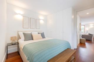 Balcony Retreat at Porto Urban Flats - 7